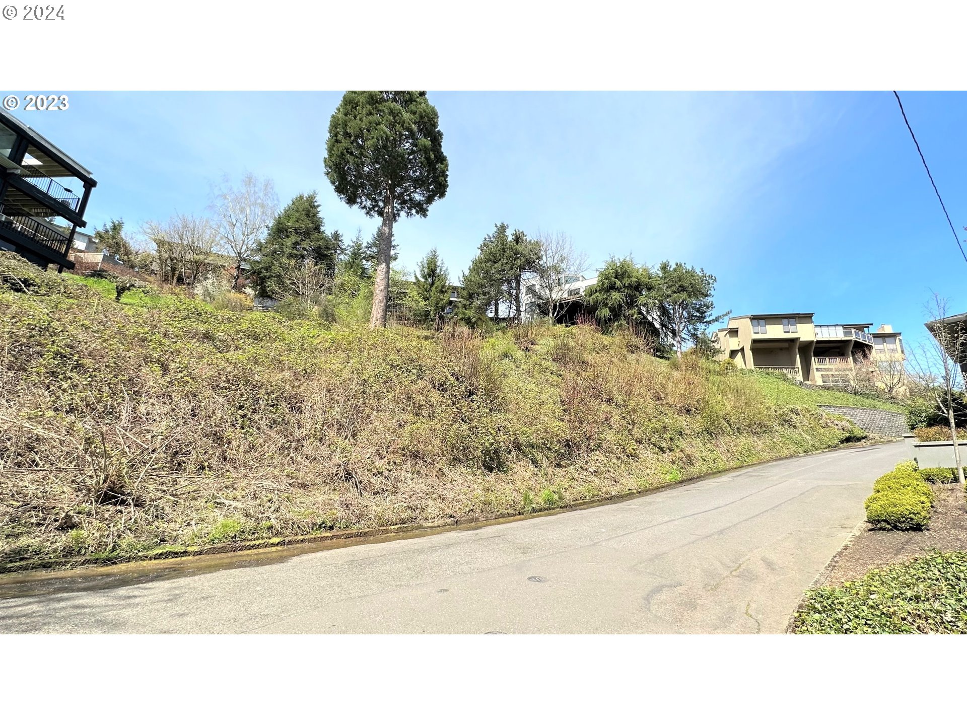 Sw Rivington Dr Property Photo 2