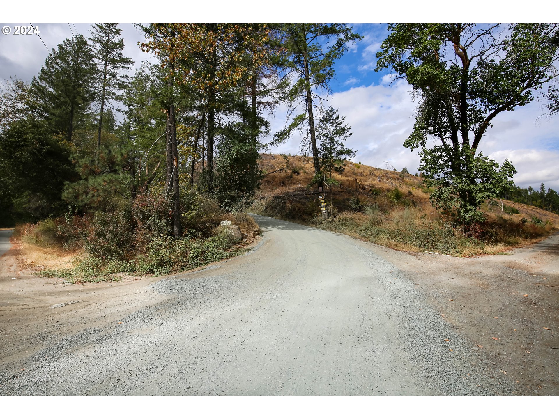 Quartz Creek Rd Property Photo 22