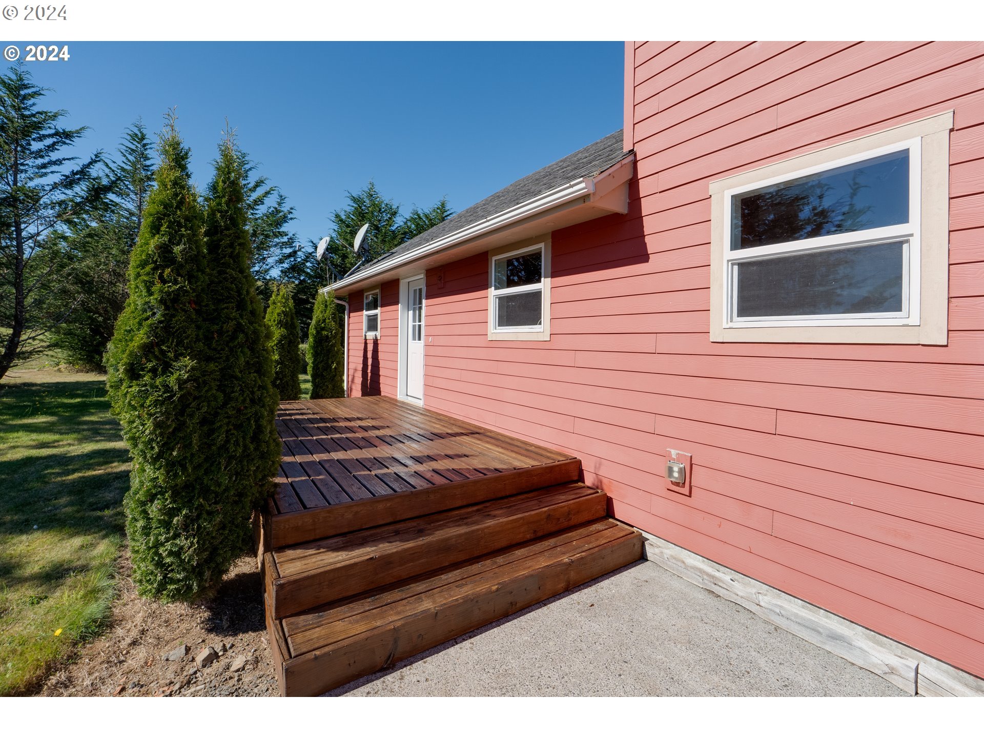 90713 Fort Clatsop Rd Property Photo 4