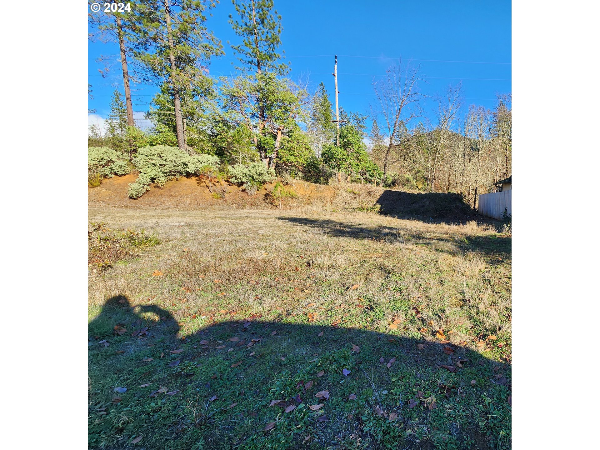 221 Cedar Ridge Dr Property Photo 1