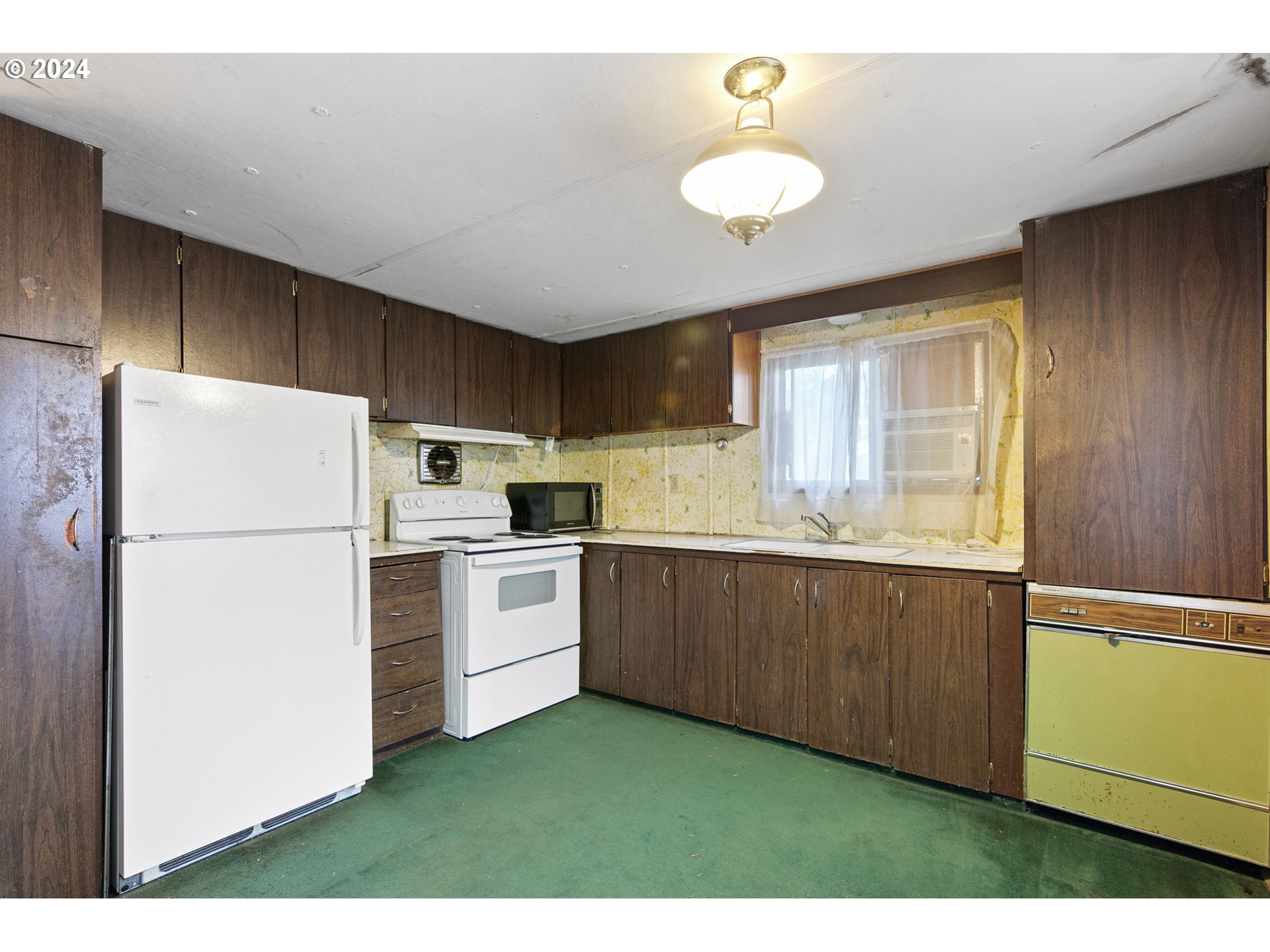 24977 Sturtevant Dr Property Photo 27