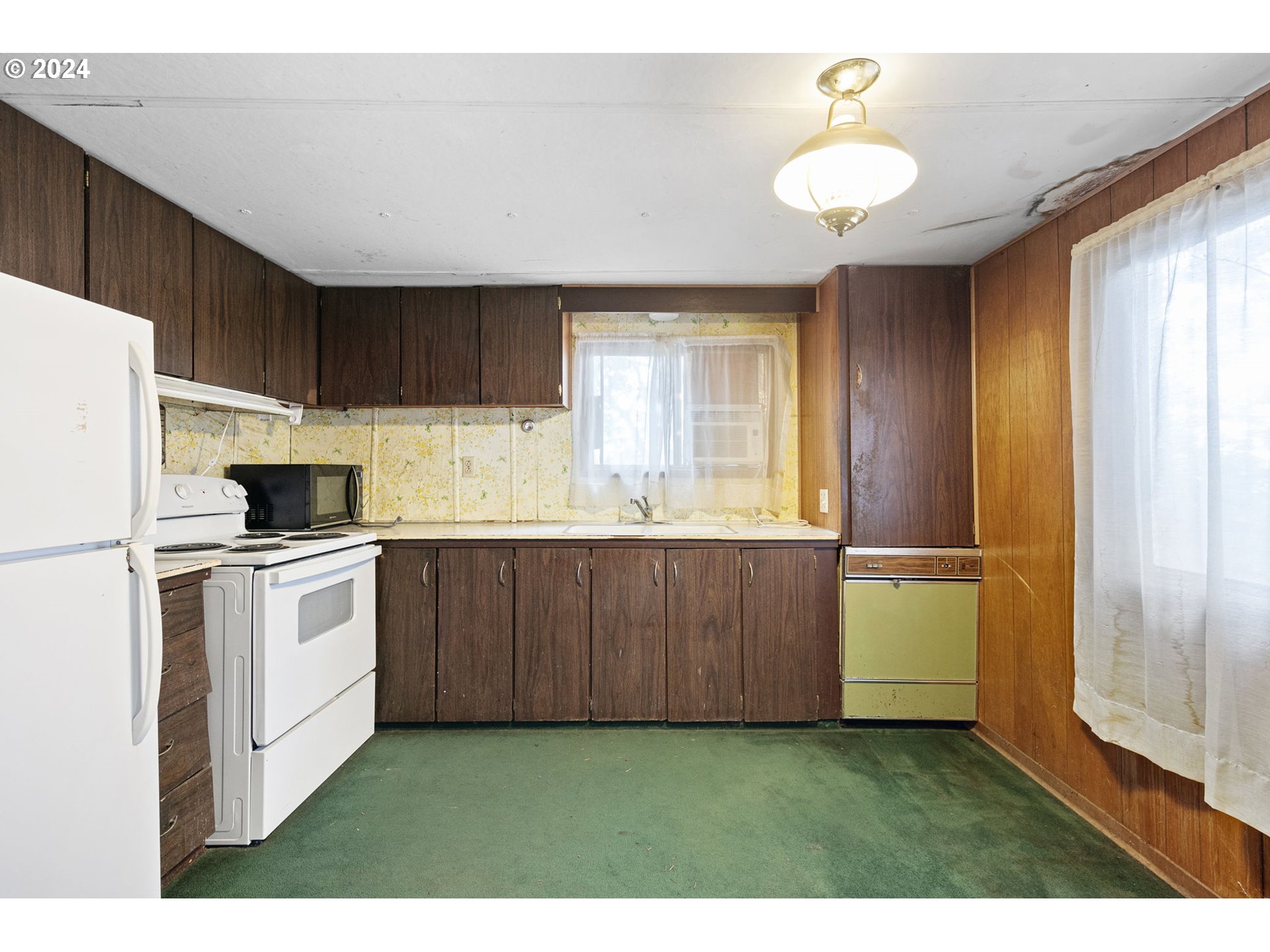 24977 Sturtevant Dr Property Photo 28