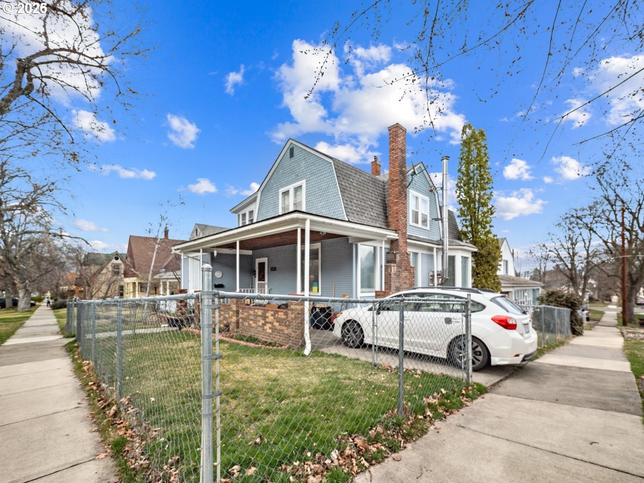 1701 1st St Property Photo 2
