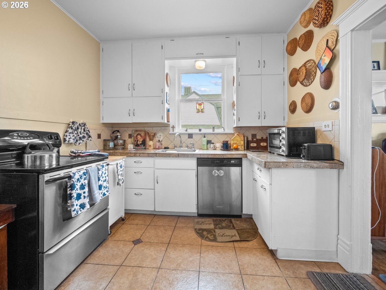 1701 1st St Property Photo 7