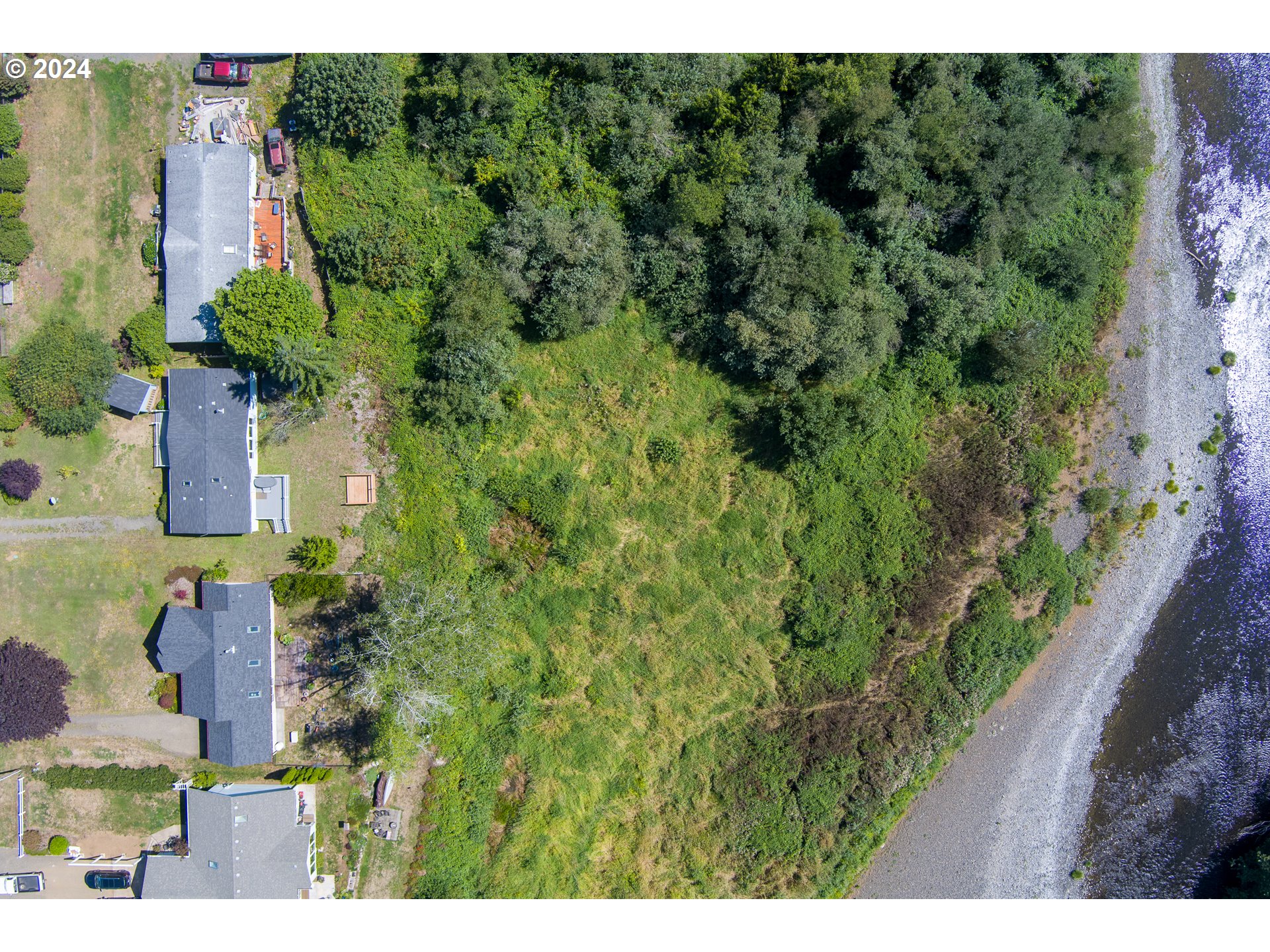 18999 Nestucca Dr Property Photo 5