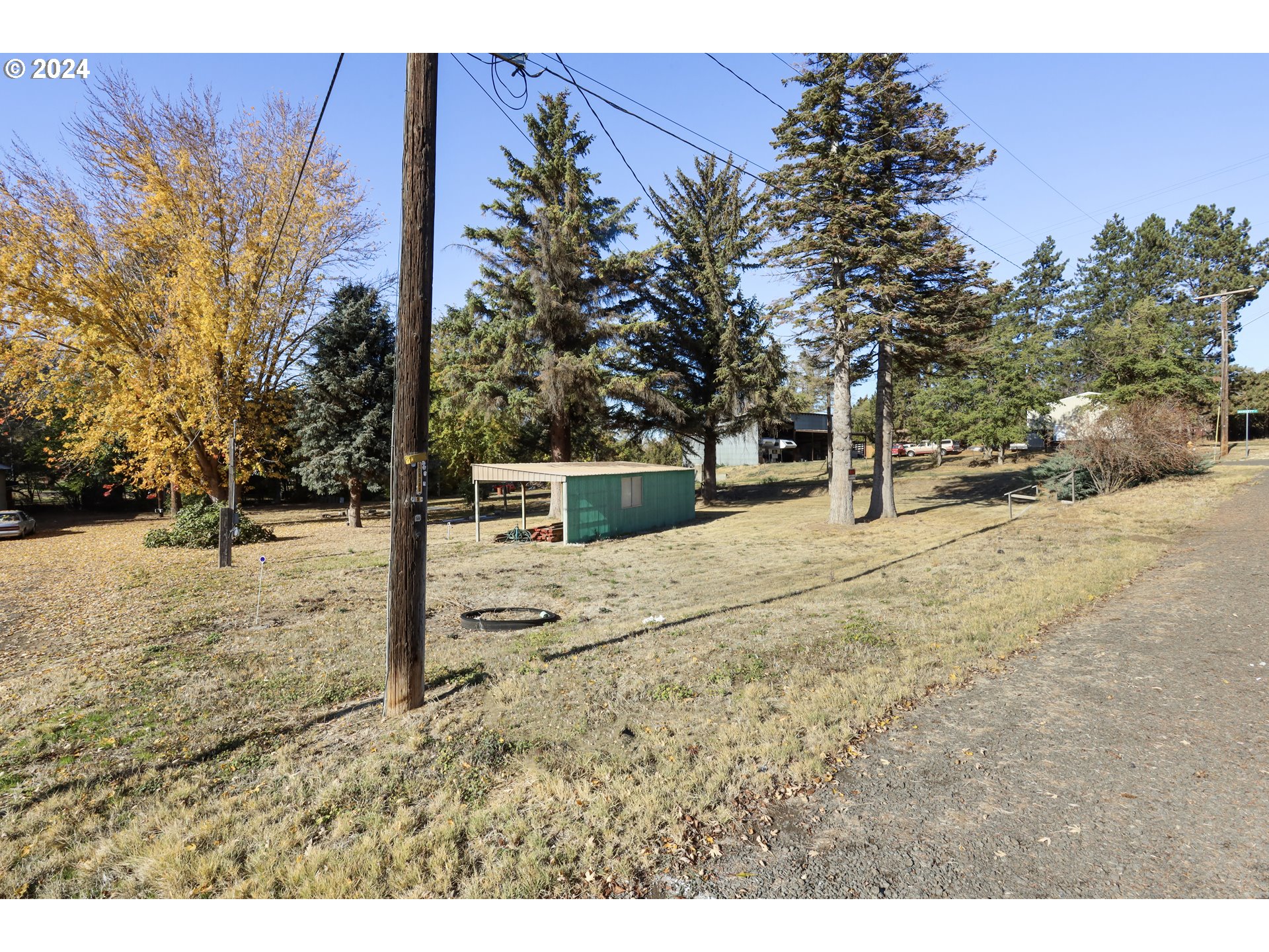 600 Barnett St Property Photo 3