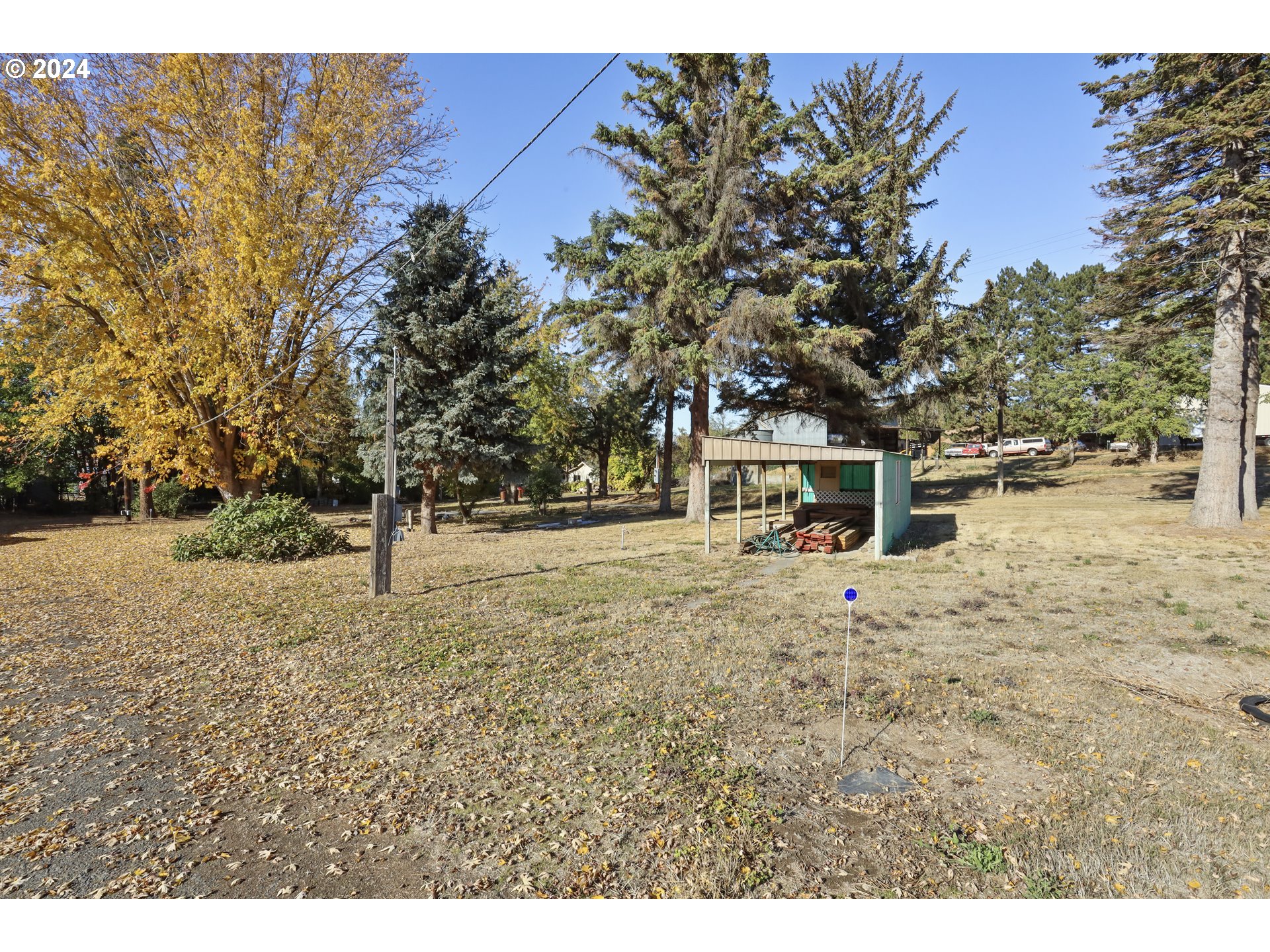 600 Barnett St Property Photo 4