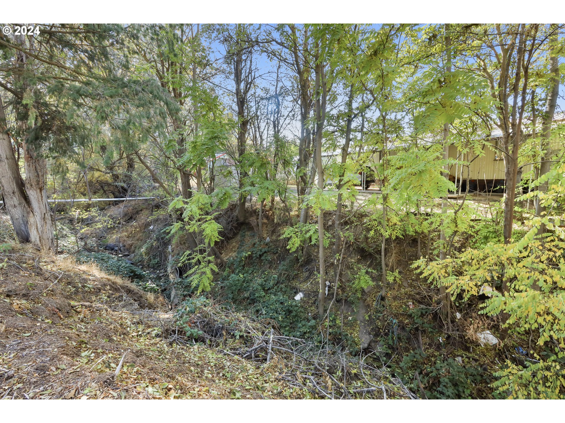600 Barnett St Property Photo 10