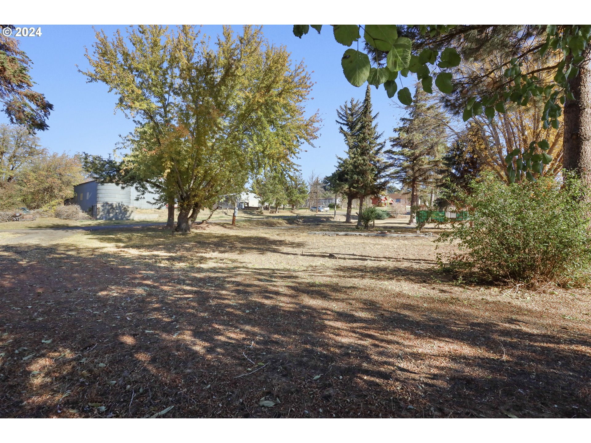 600 Barnett St Property Photo 11