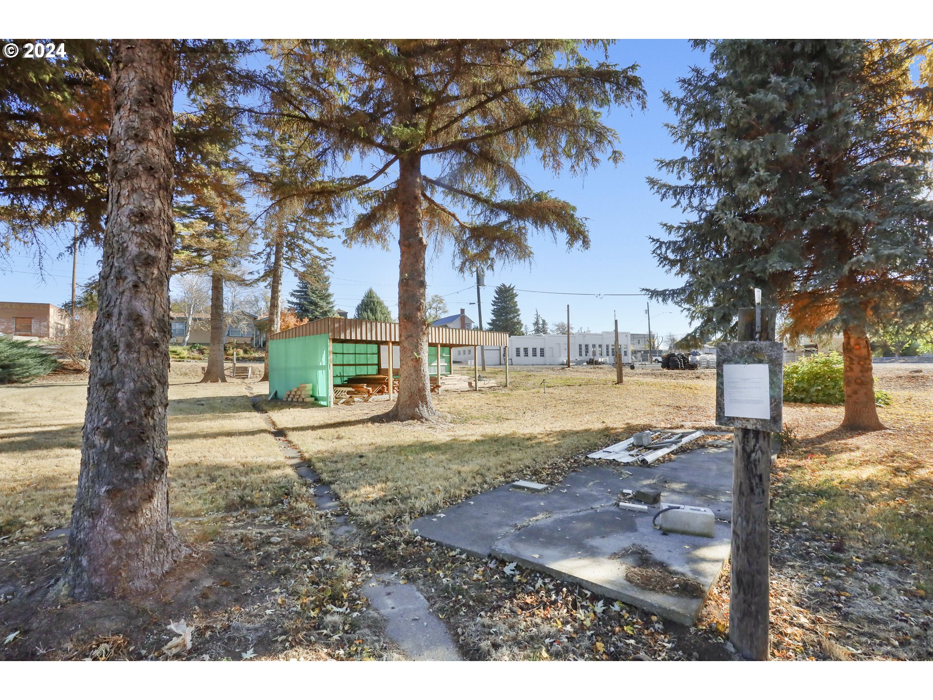 600 Barnett St Property Photo 15