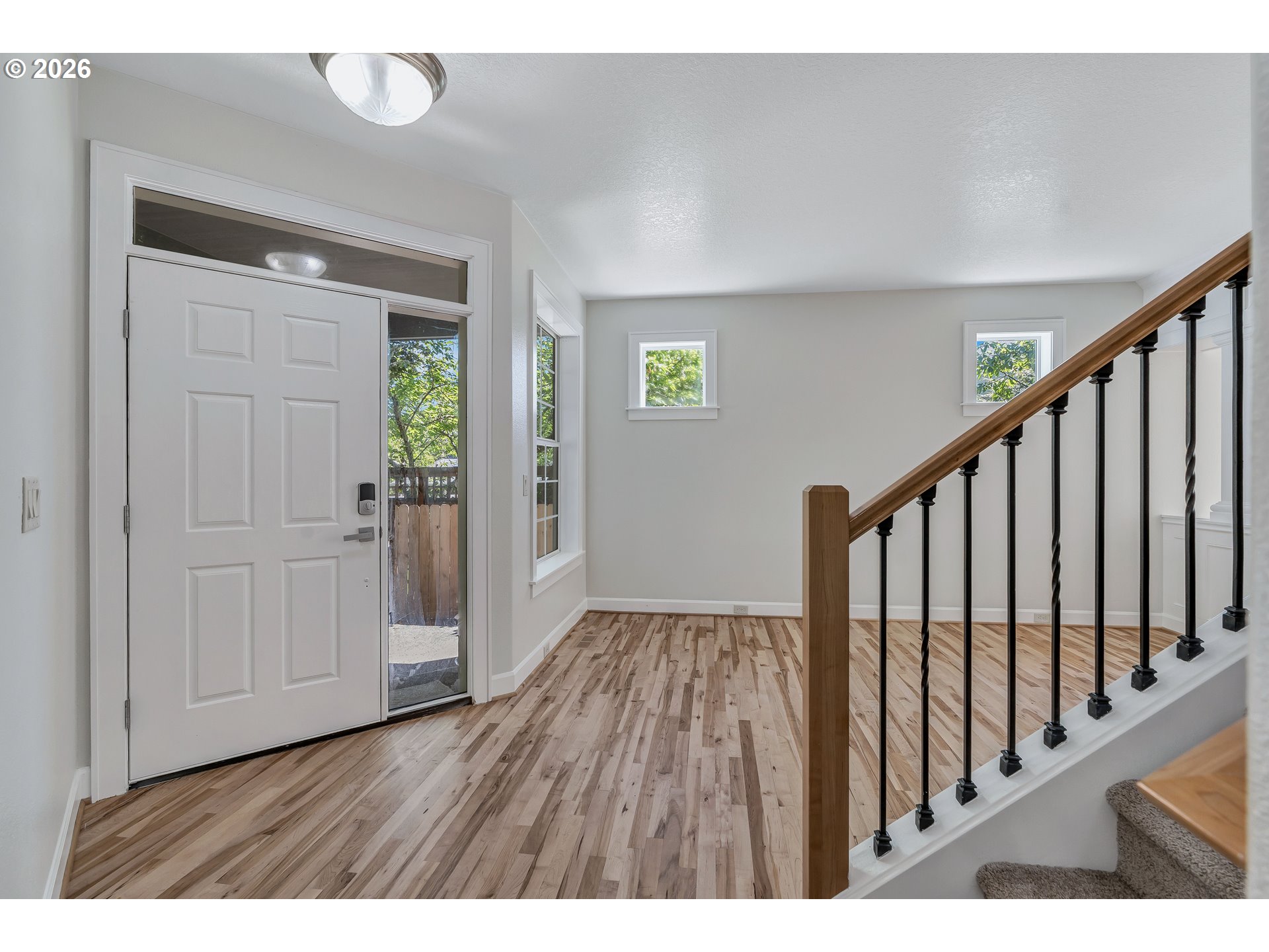 1018 34th Pl Property Photo 5