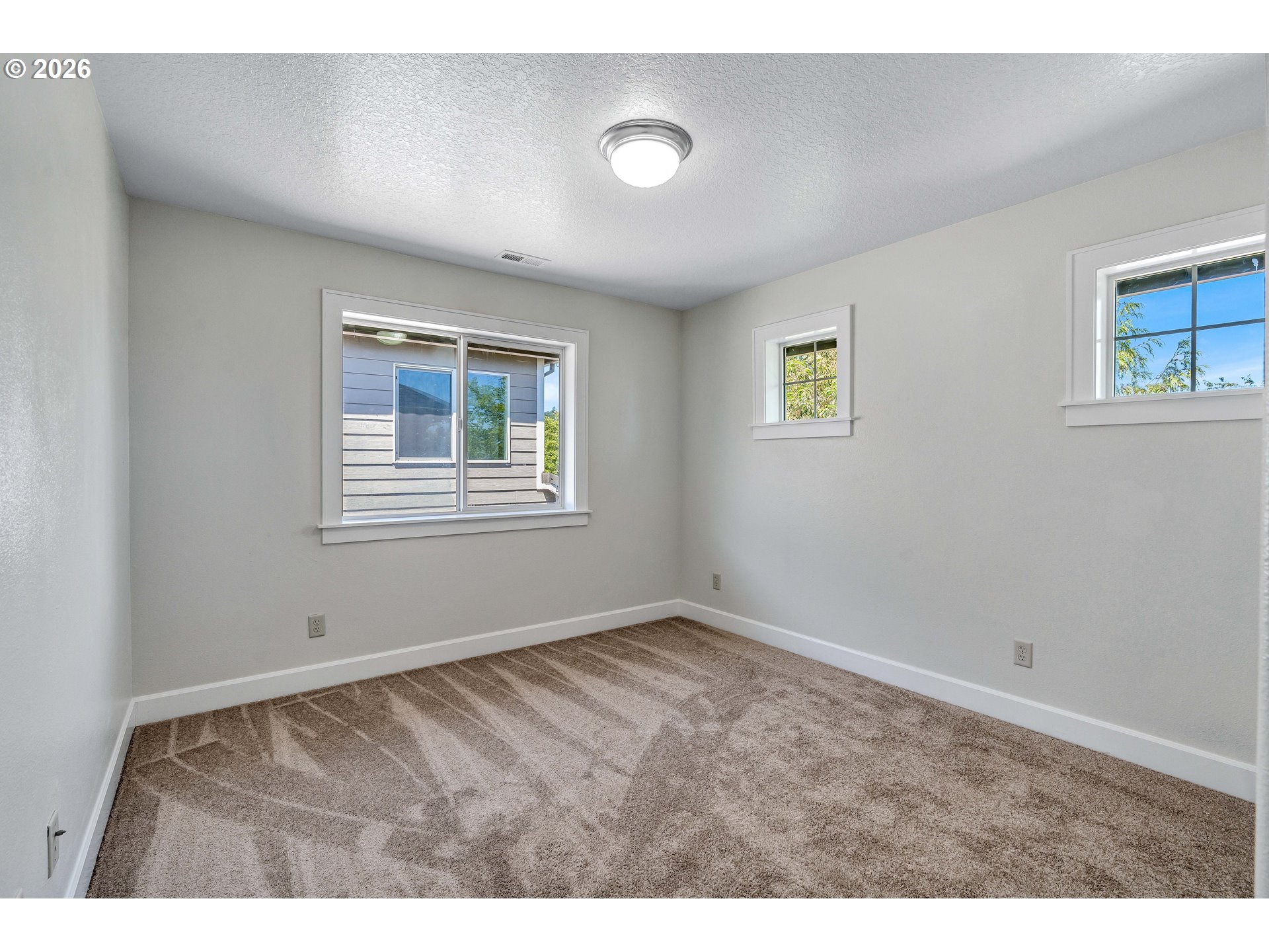 1018 34th Pl Property Photo 27