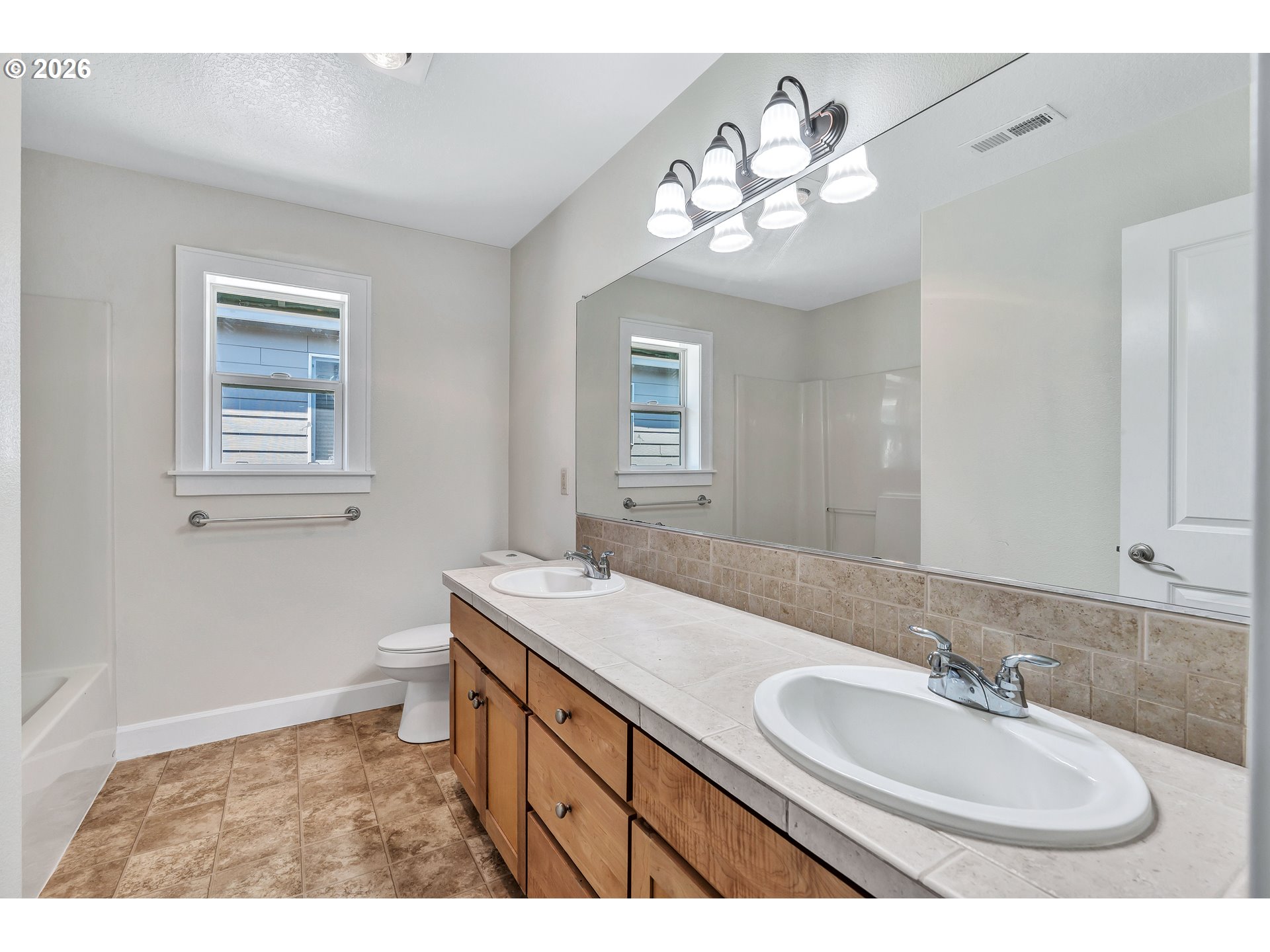 1018 34th Pl Property Photo 29