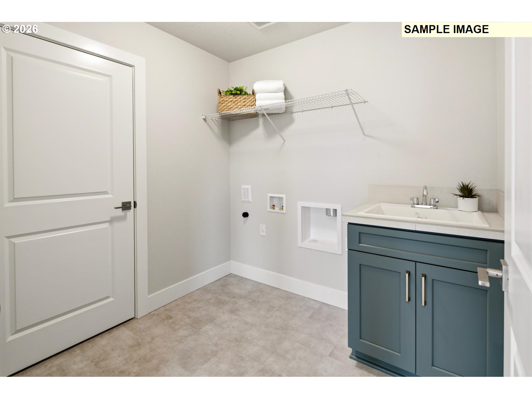 2068 S River Rd Property Photo 15
