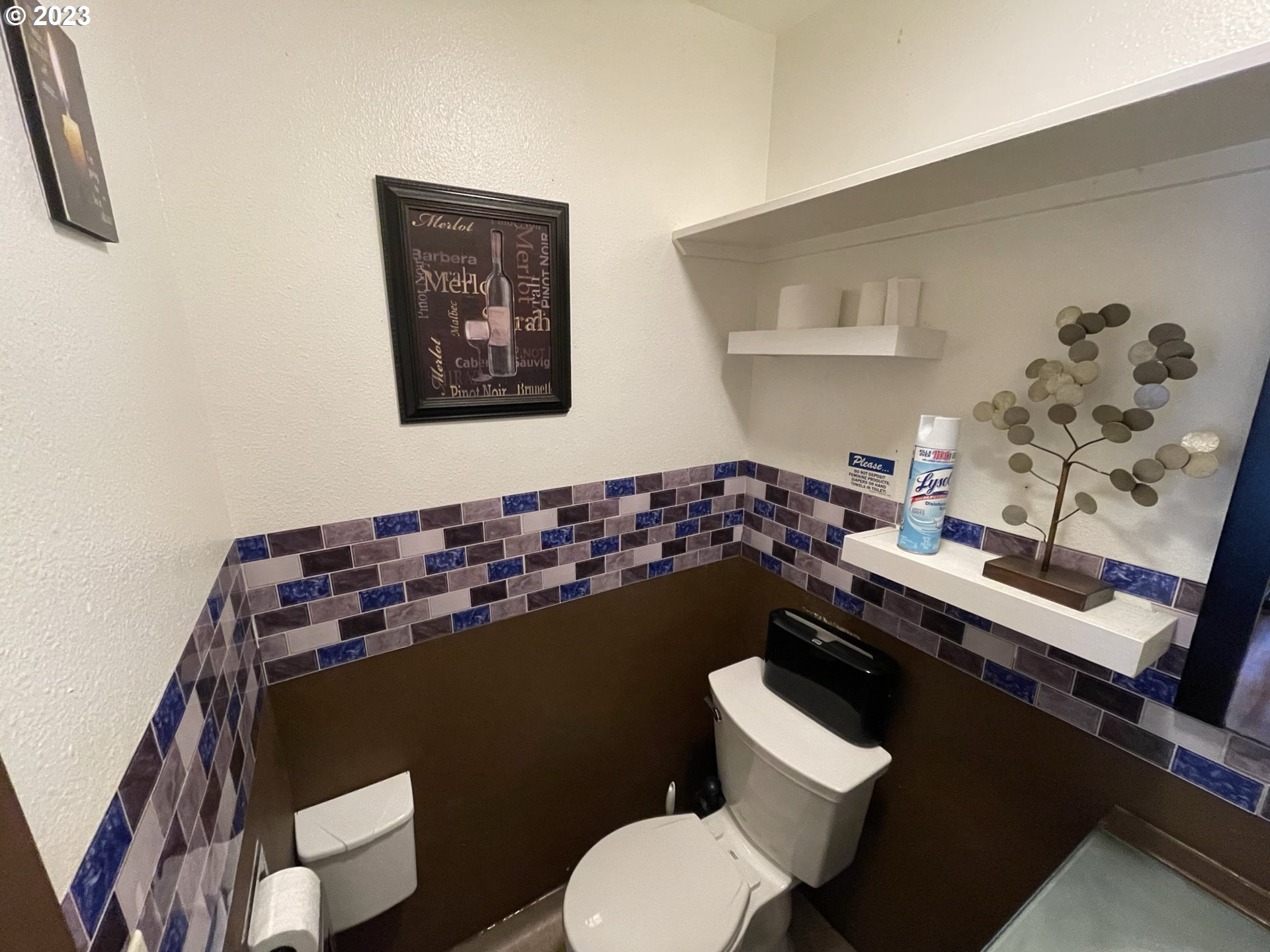 1277 Bay St Property Photo 10