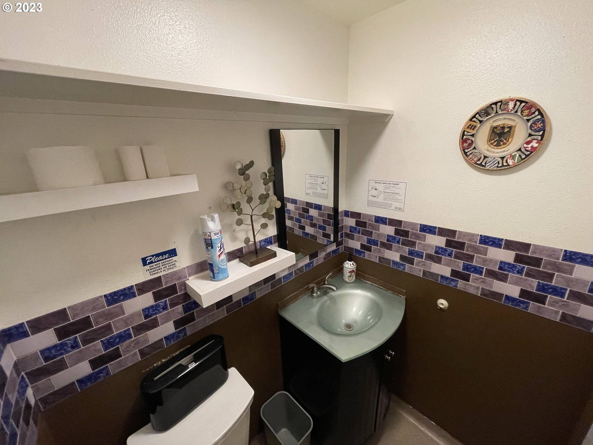 1277 Bay St Property Photo 18
