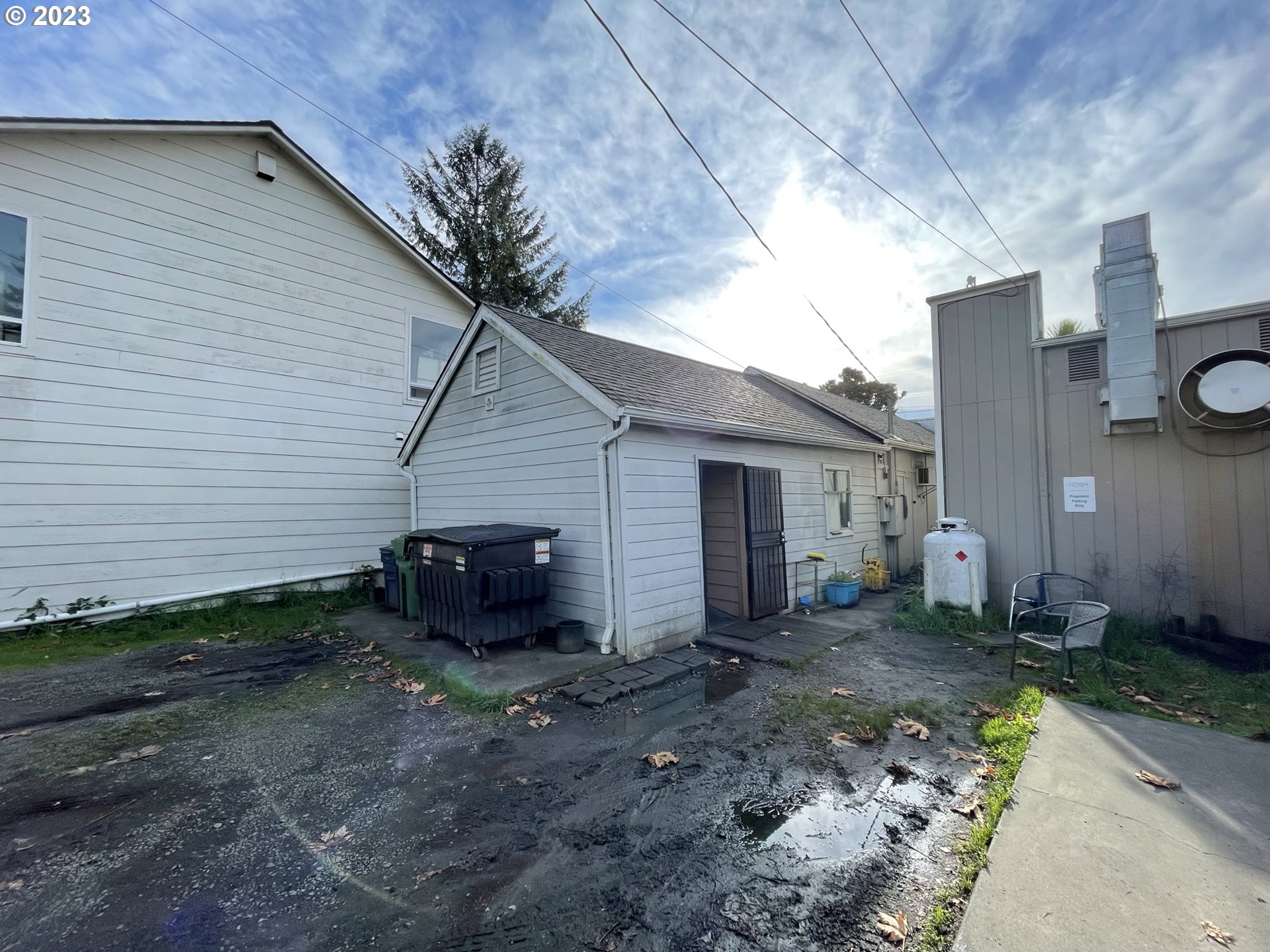 1277 Bay St Property Photo 22