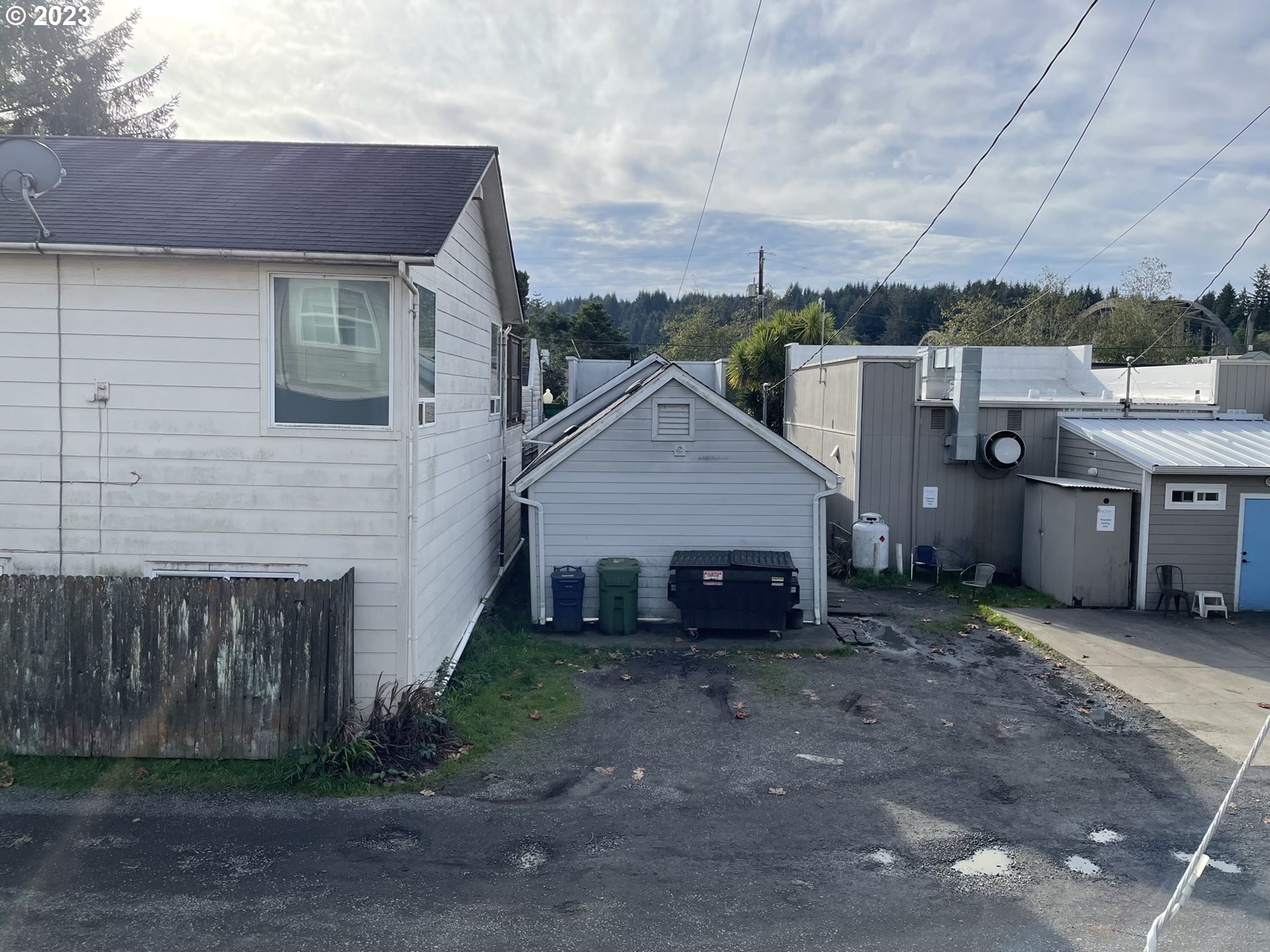 1277 Bay St Property Photo 23