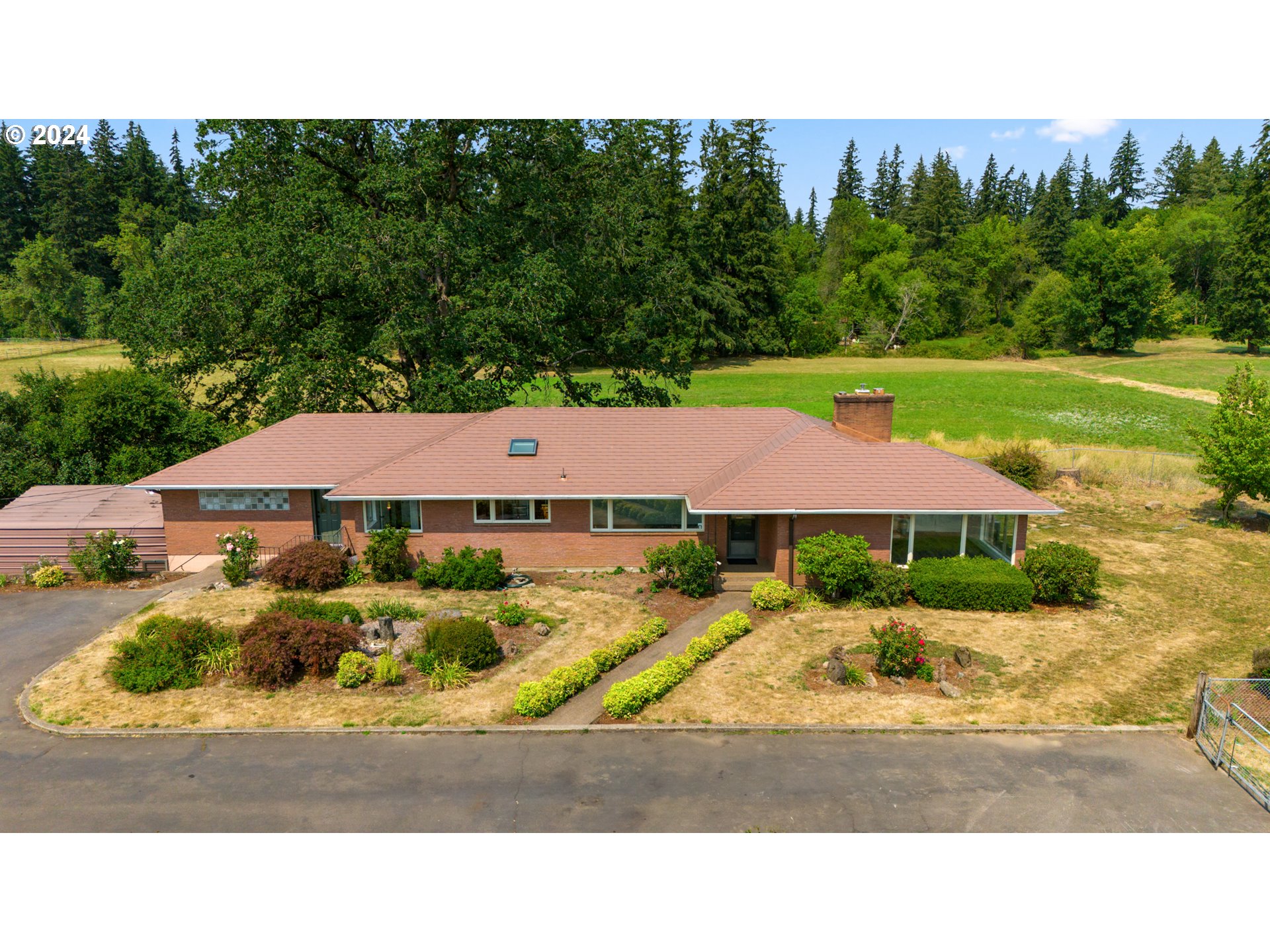 18908 Ne 65th St Property Photo 1