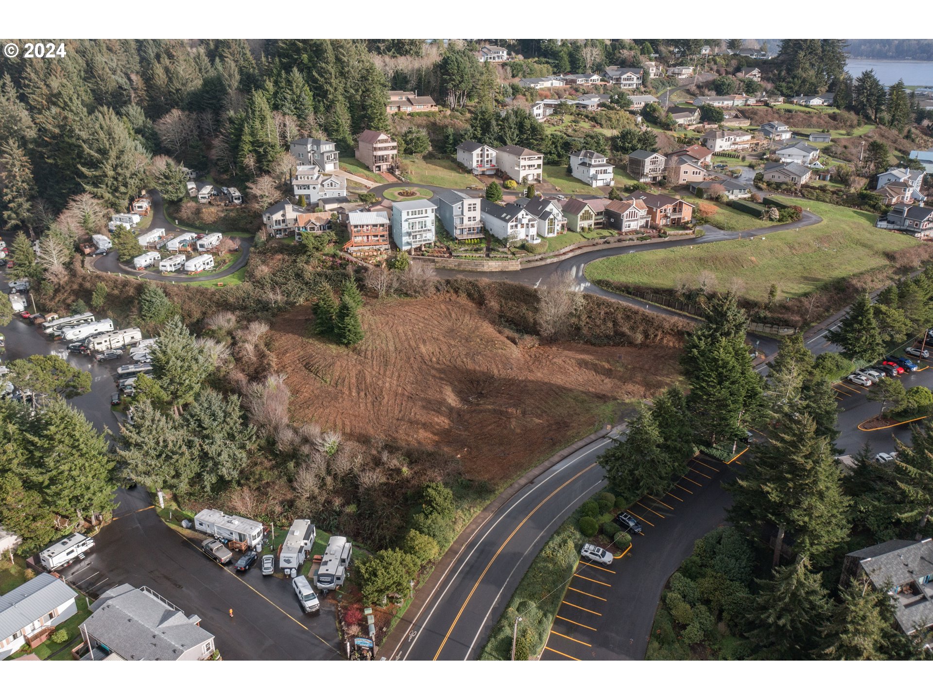 1005 Se Bay Blvd Property Photo 1