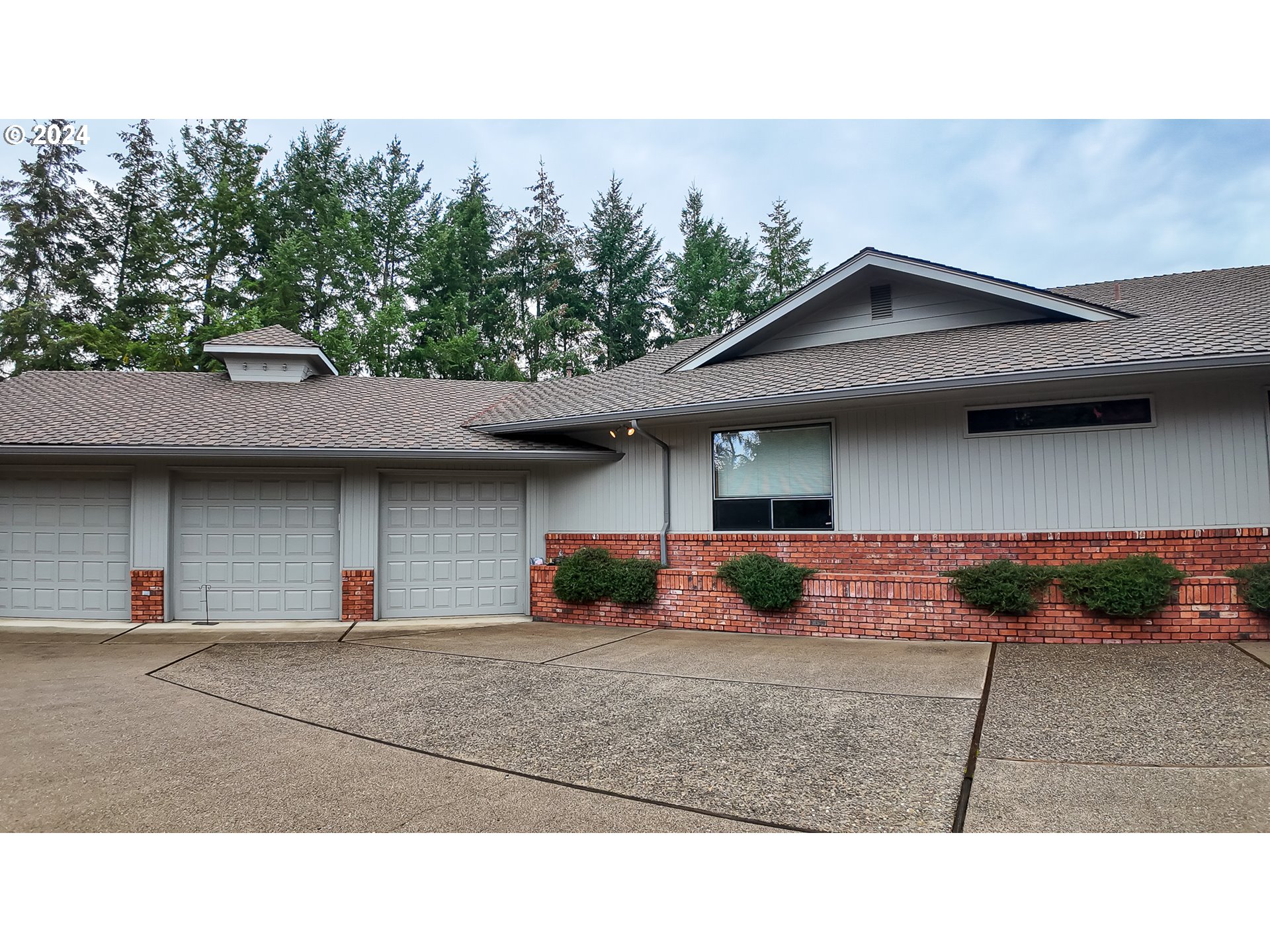 1081 Umpqua College Rd Property Photo 4