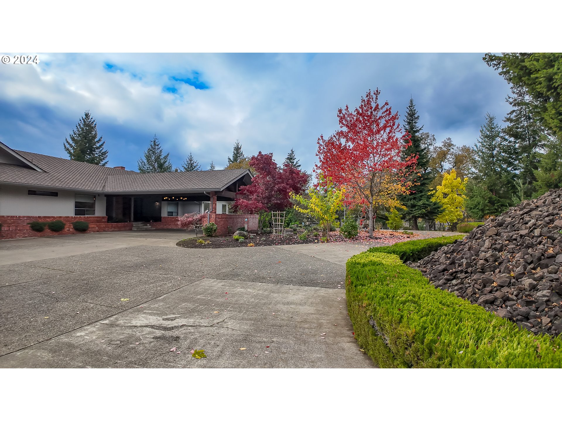 1081 Umpqua College Rd Property Photo 5