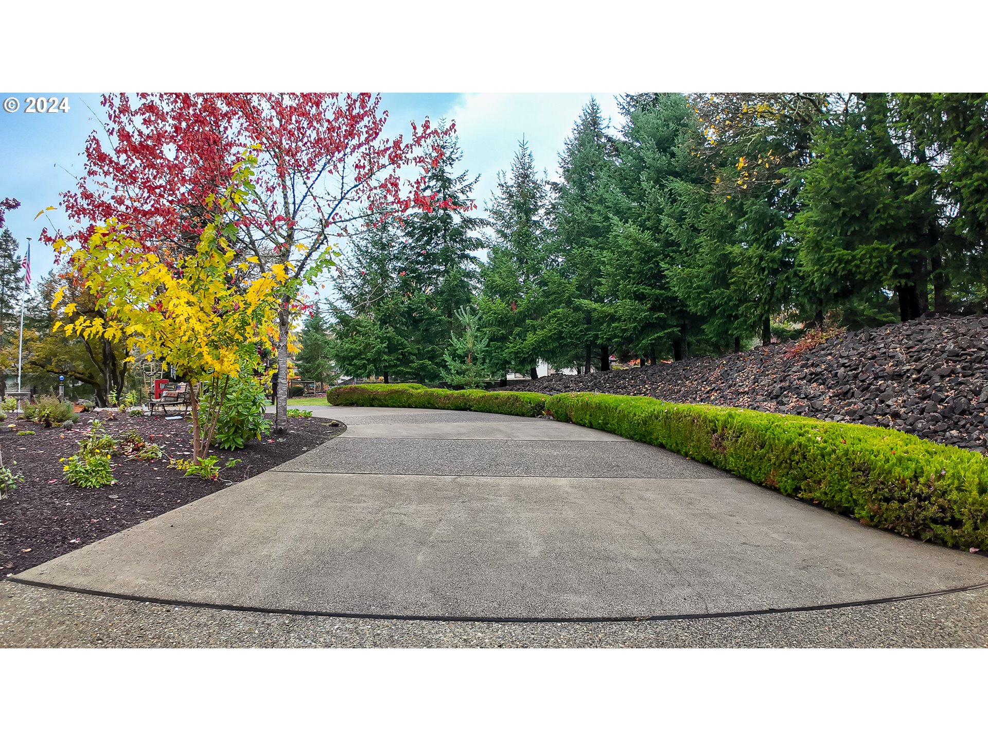 1081 Umpqua College Rd Property Photo 6