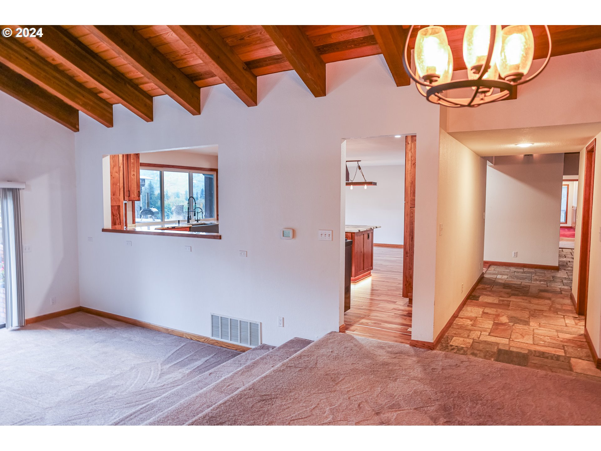 1081 Umpqua College Rd Property Photo 14