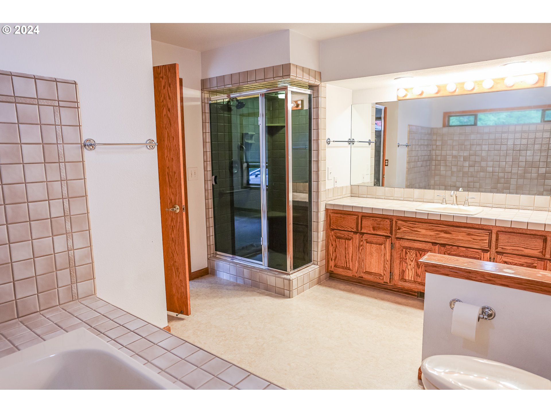 1081 Umpqua College Rd Property Photo 22