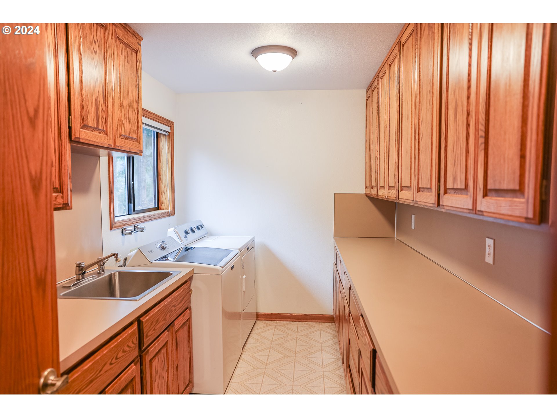 1081 Umpqua College Rd Property Photo 23