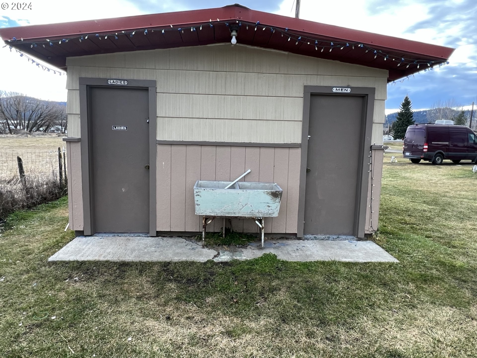 265 Hwy 395 Property Photo 14