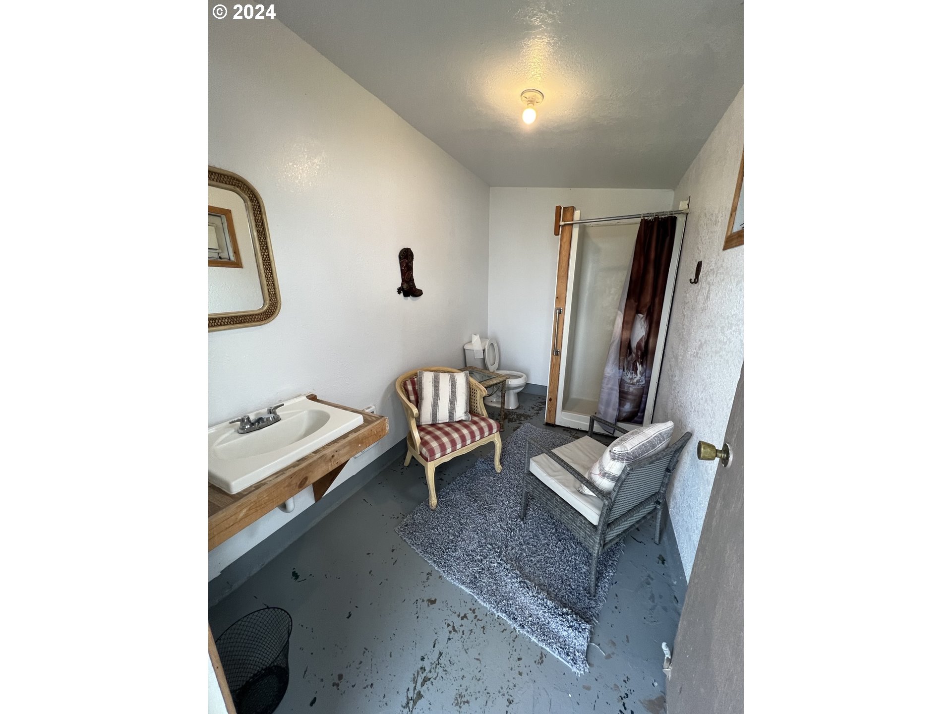 265 Hwy 395 Property Photo 16