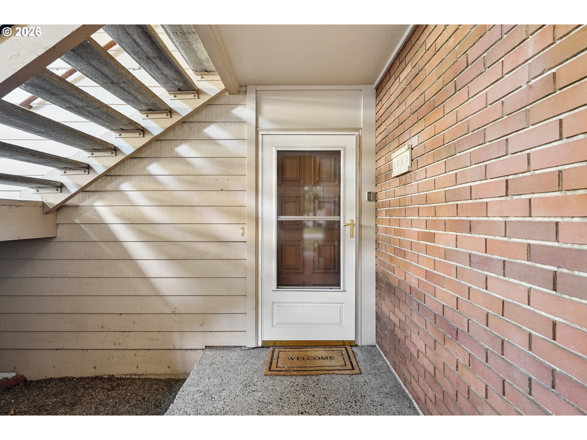 2465 Crestview Dr S Property Photo 1