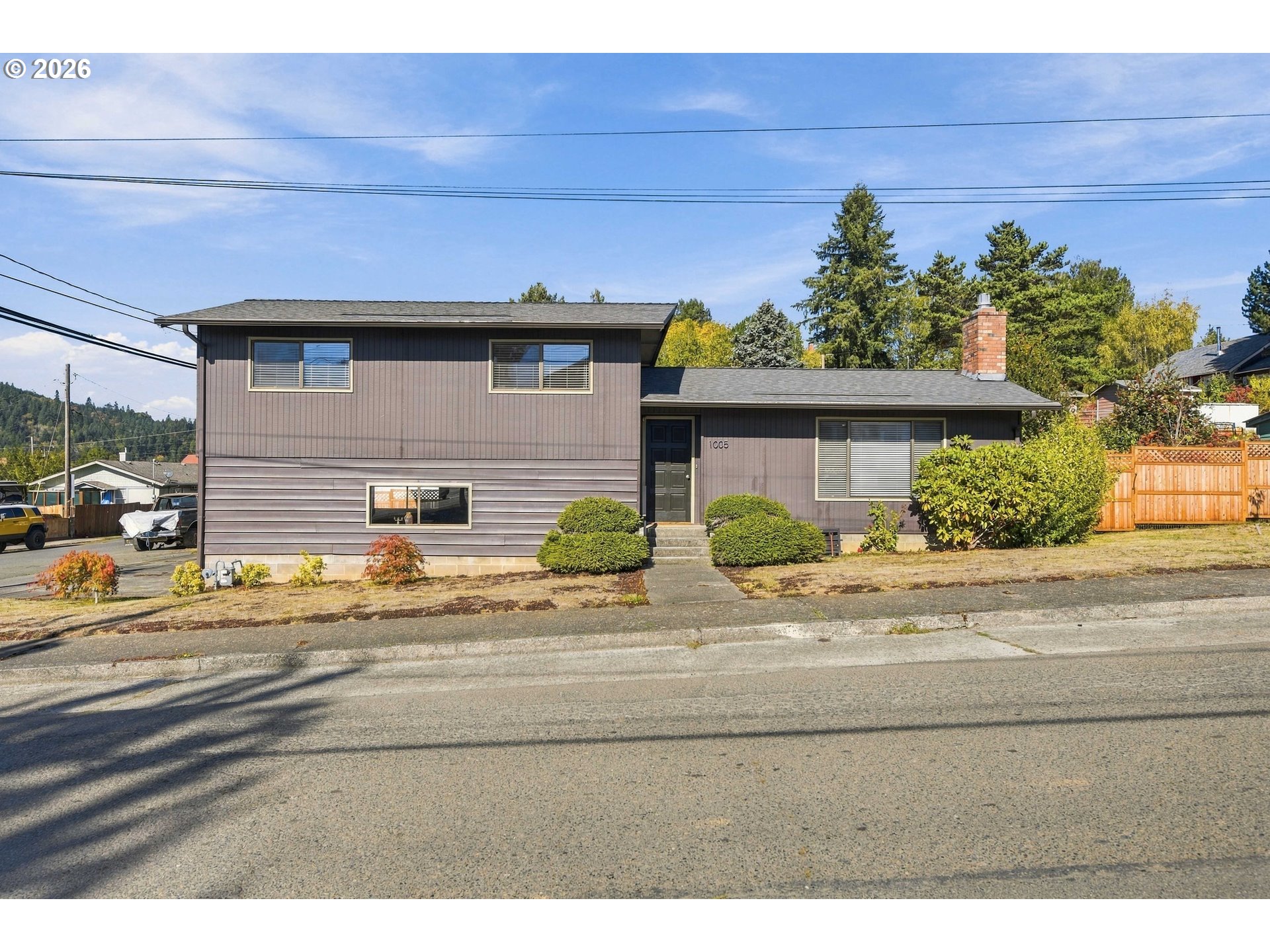 1005 Maple St Property Photo 1