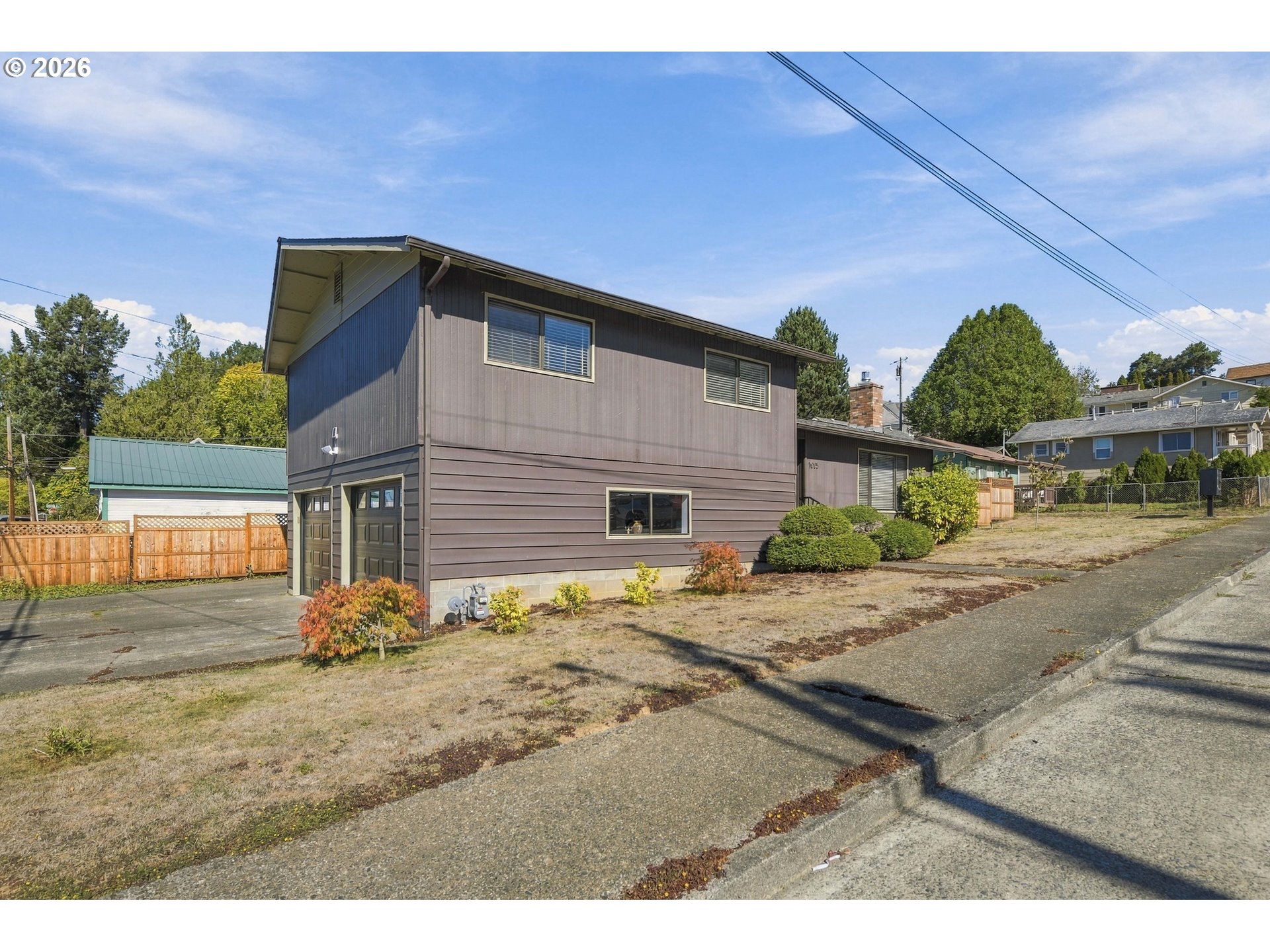 1005 Maple St Property Photo 2