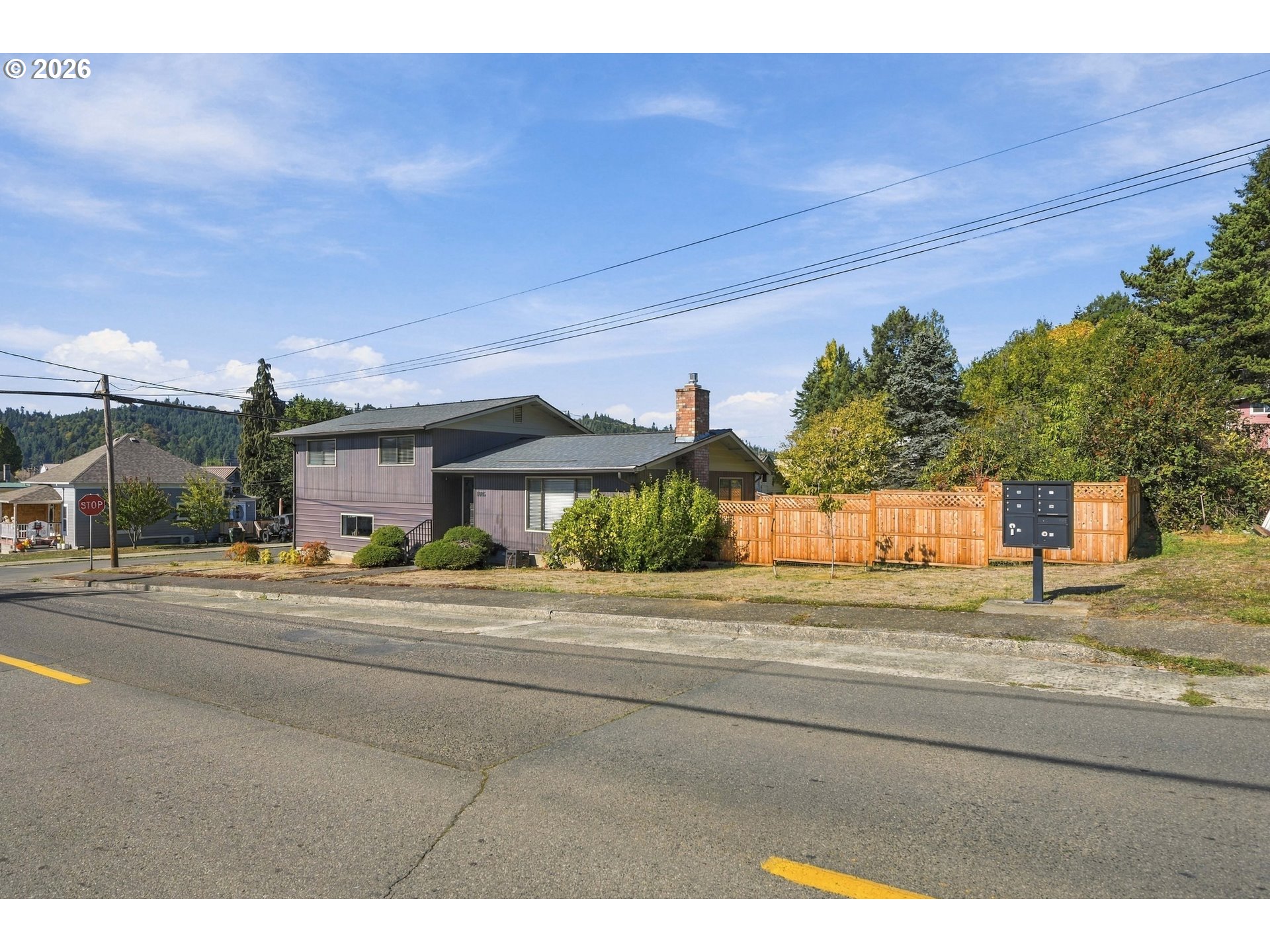 1005 Maple St Property Photo 4