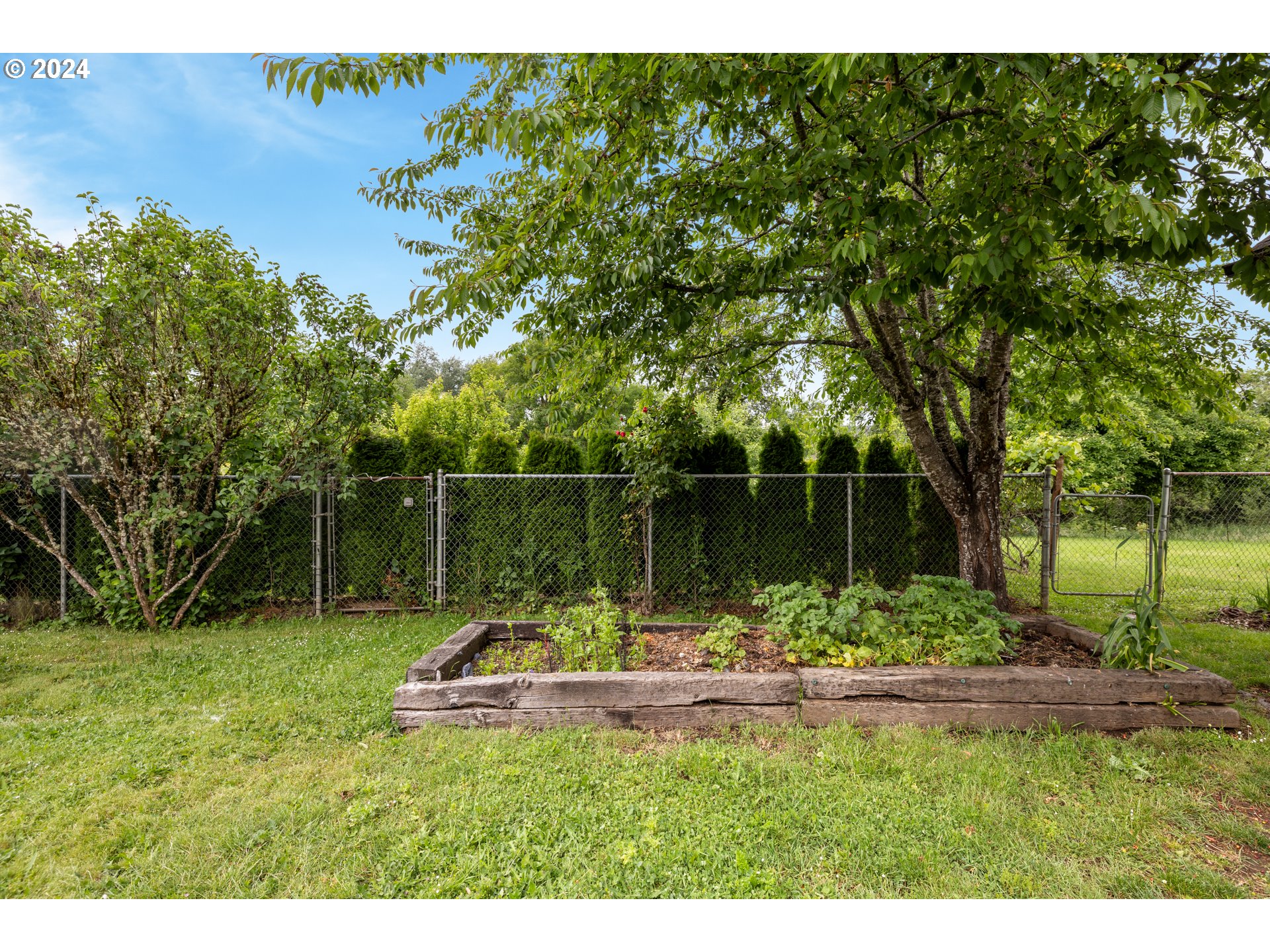 140 Se Lamson St Property Photo 31