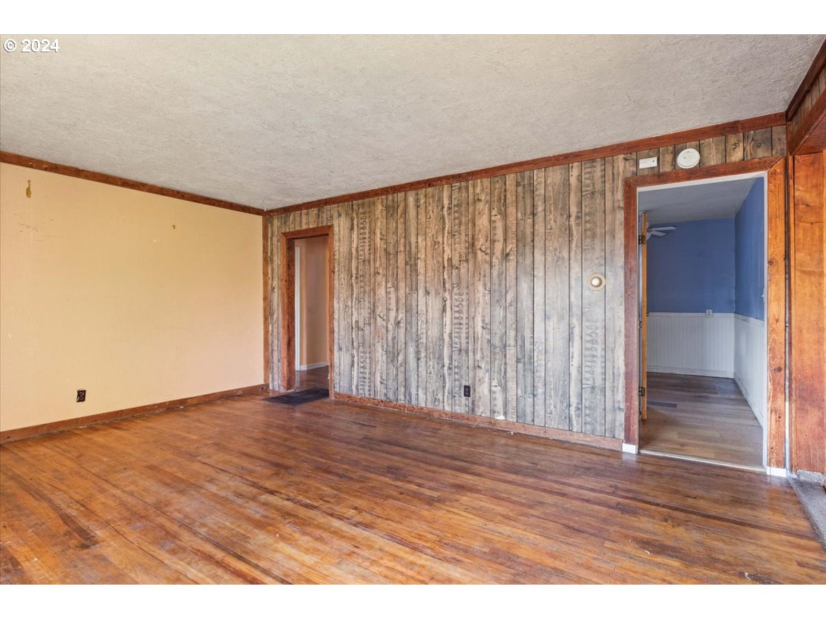 4100 Arnold St Ne Property Photo 19
