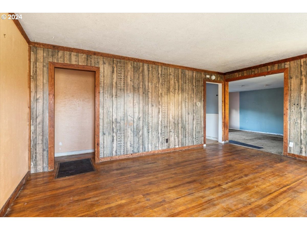 4100 Arnold St Ne Property Photo 21