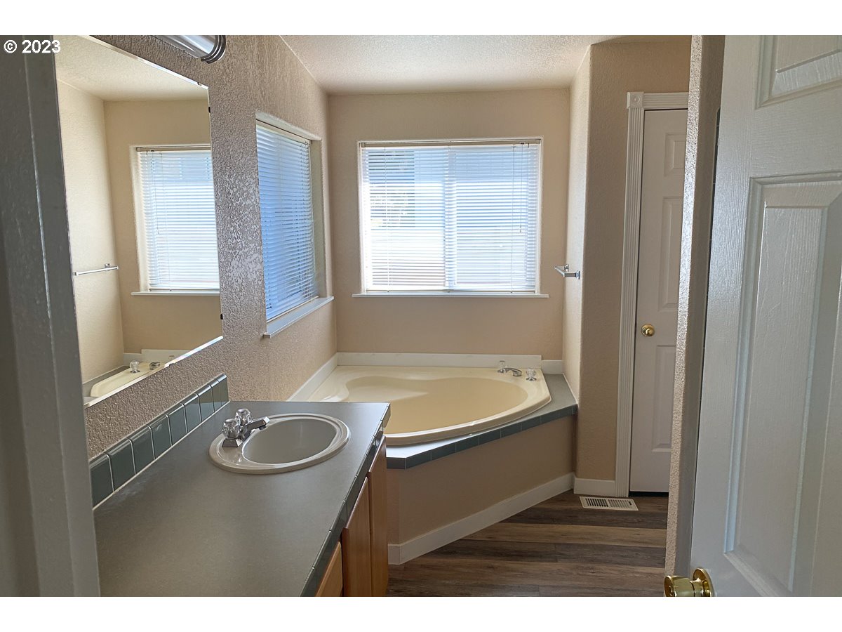 802 Engleside Ave Property Photo 11