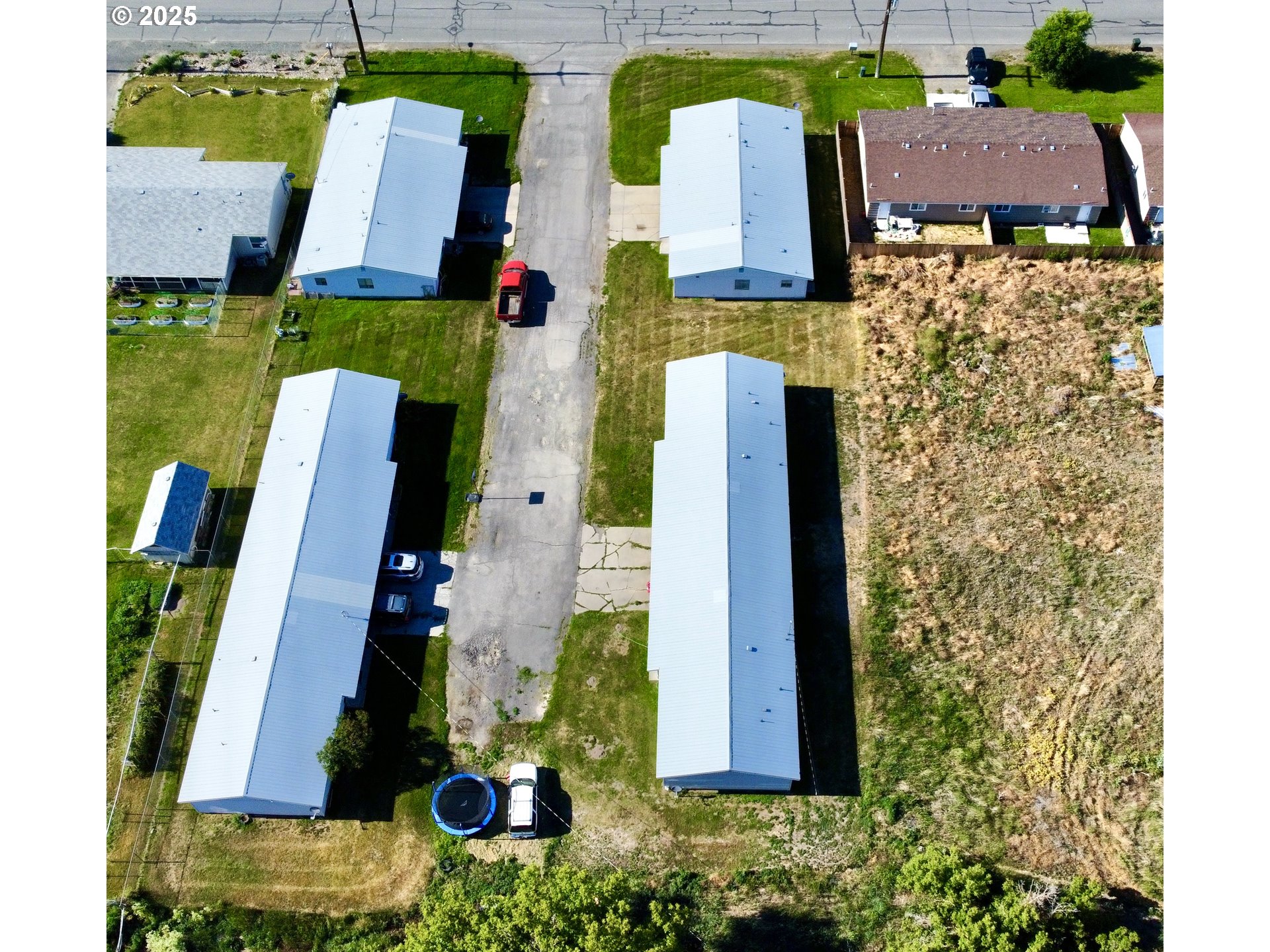 2765/2751 Myrtle St Property Photo 3