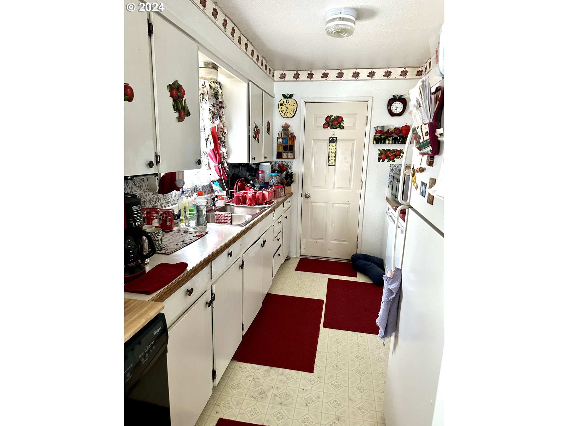 2765/2751 Myrtle St Property Photo 25