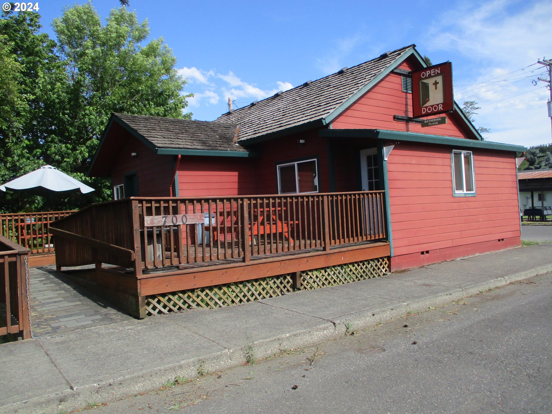 700 Weed Ave Property Photo 1