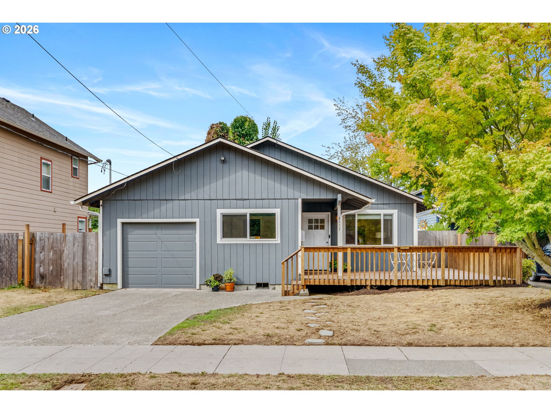 4537 N Kerby Ave Property Photo 1