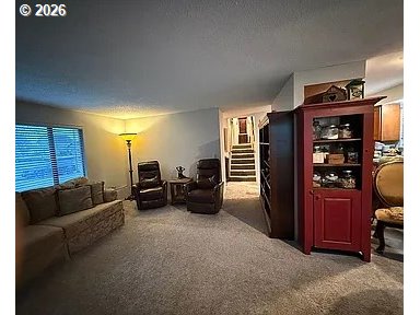 1005 Maple St Property Photo 4