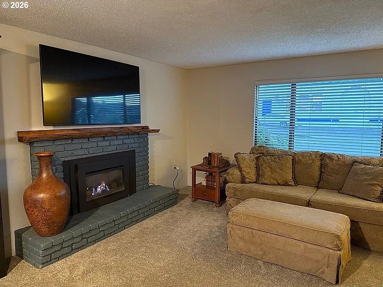 1005 Maple St Property Photo 5