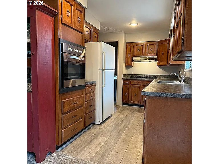 1005 Maple St Property Photo 7