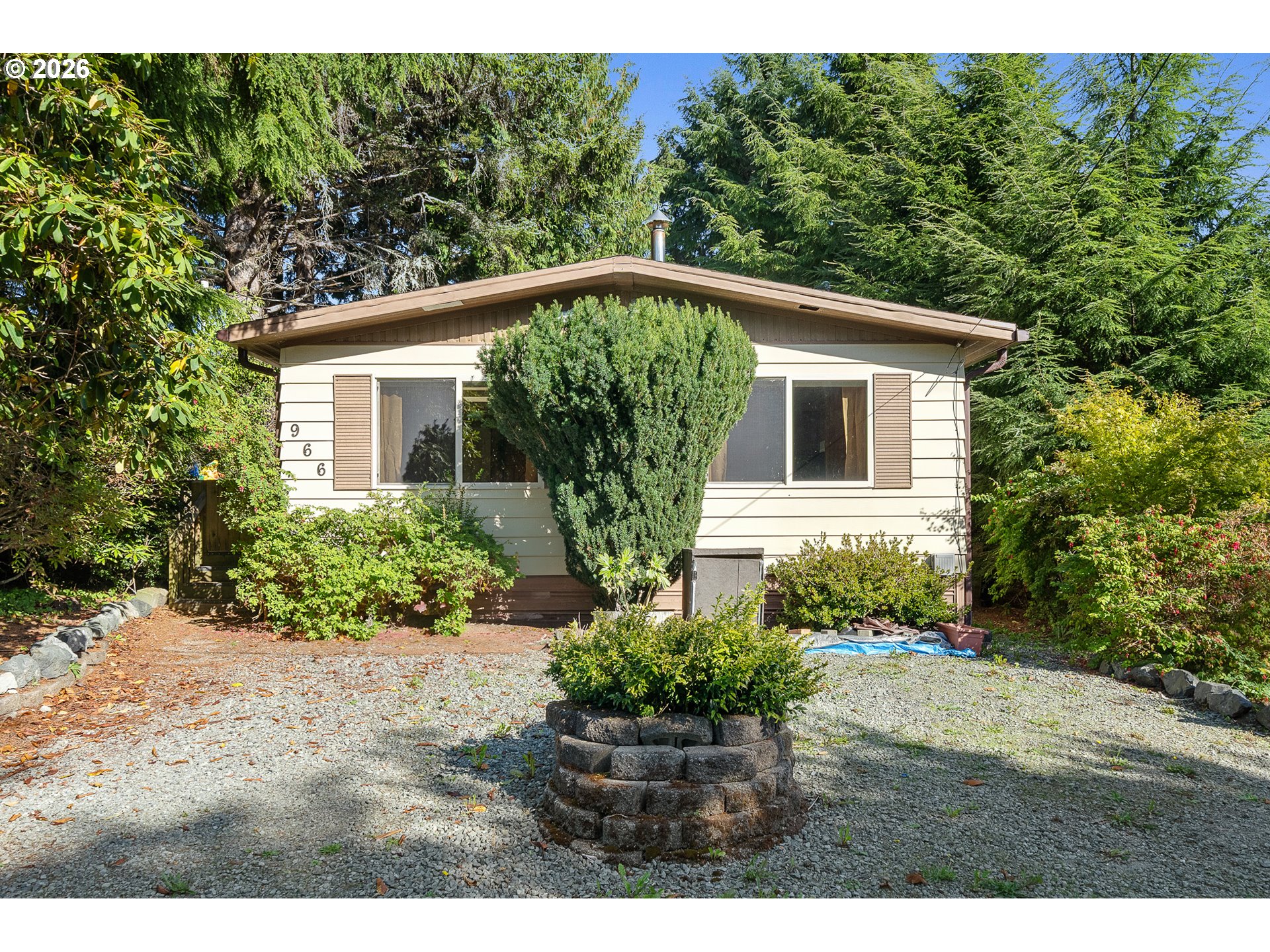 966 S Dolphin St Property Photo 1