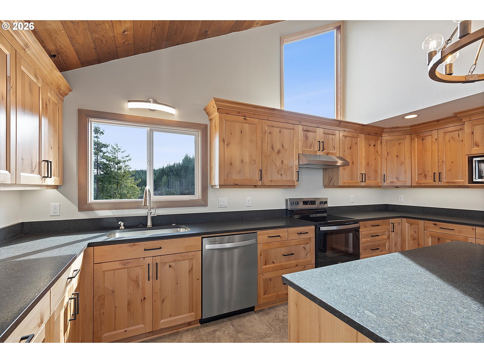 20750 Stone Rd Property Photo 14
