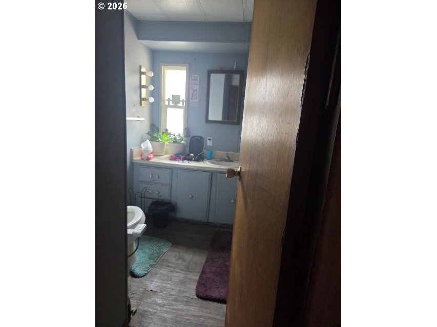 710 E Elm Ave Property Photo 10